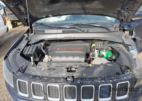 2018 Jeep Compass Limited 4X4 из США, поврежденный, VIN 3C4NJDCB4JT245752